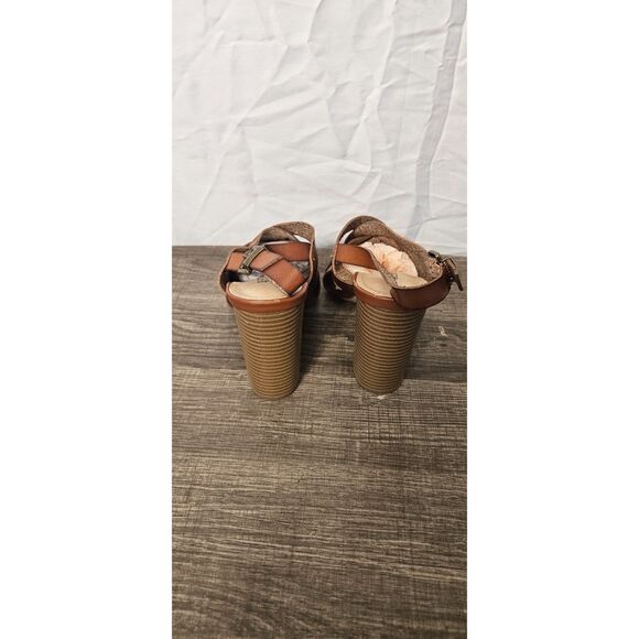 Just Fab Size 8 High Heel Sandal -- ITEM #3313 - Picture 4 of 5